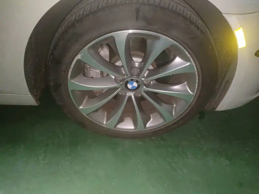 BMW 5 Series — миниатюра 8