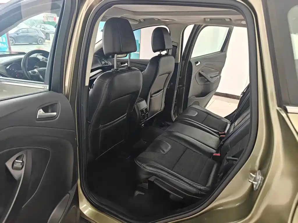 Ford Kuga — миниатюра 10