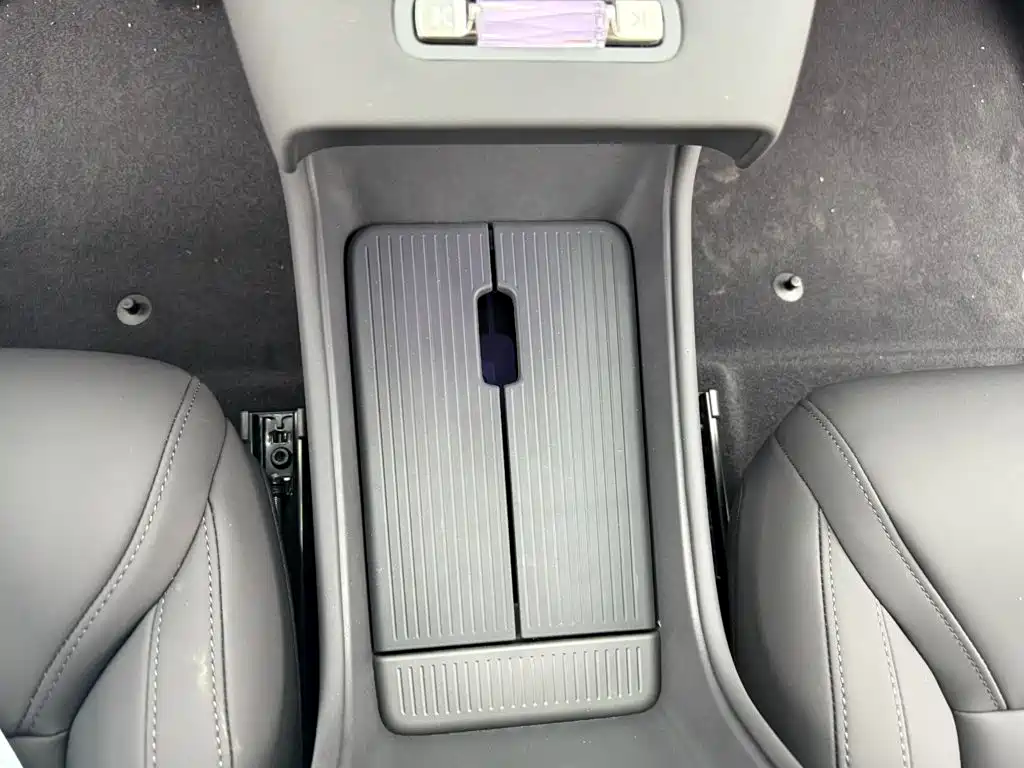 Volvo XC70 PHEV — миниатюра 9