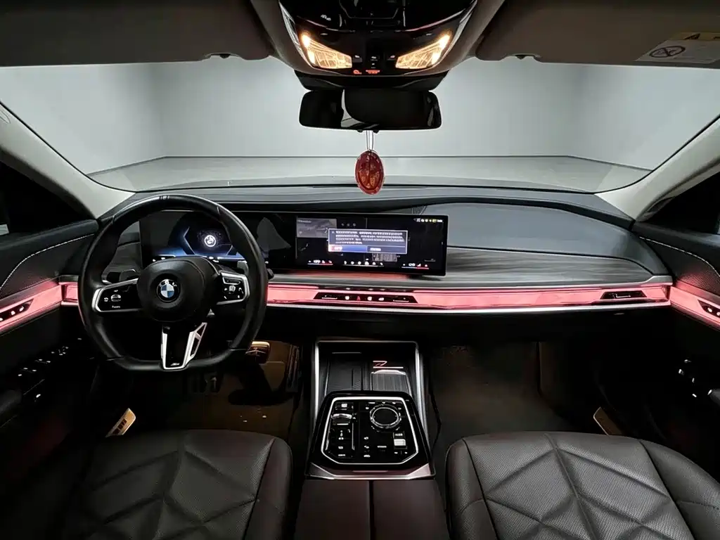 BMW 7 Series — миниатюра 4