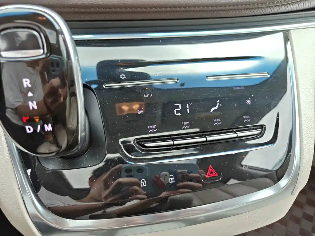 Buick GL8 — миниатюра 20