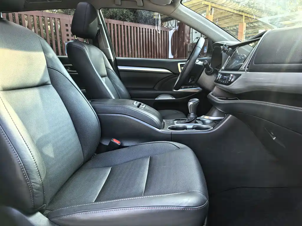 Toyota Highlander — миниатюра 15