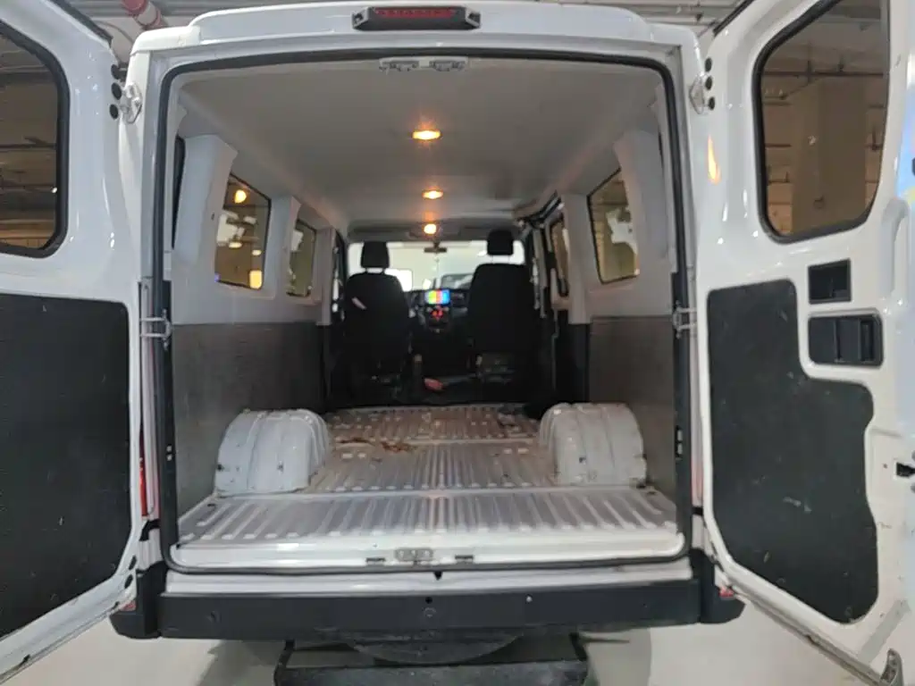 IVECO Ousheng — миниатюра 19