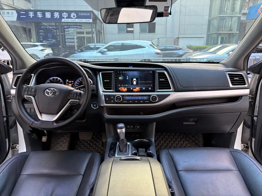 Toyota Highlander — миниатюра 10
