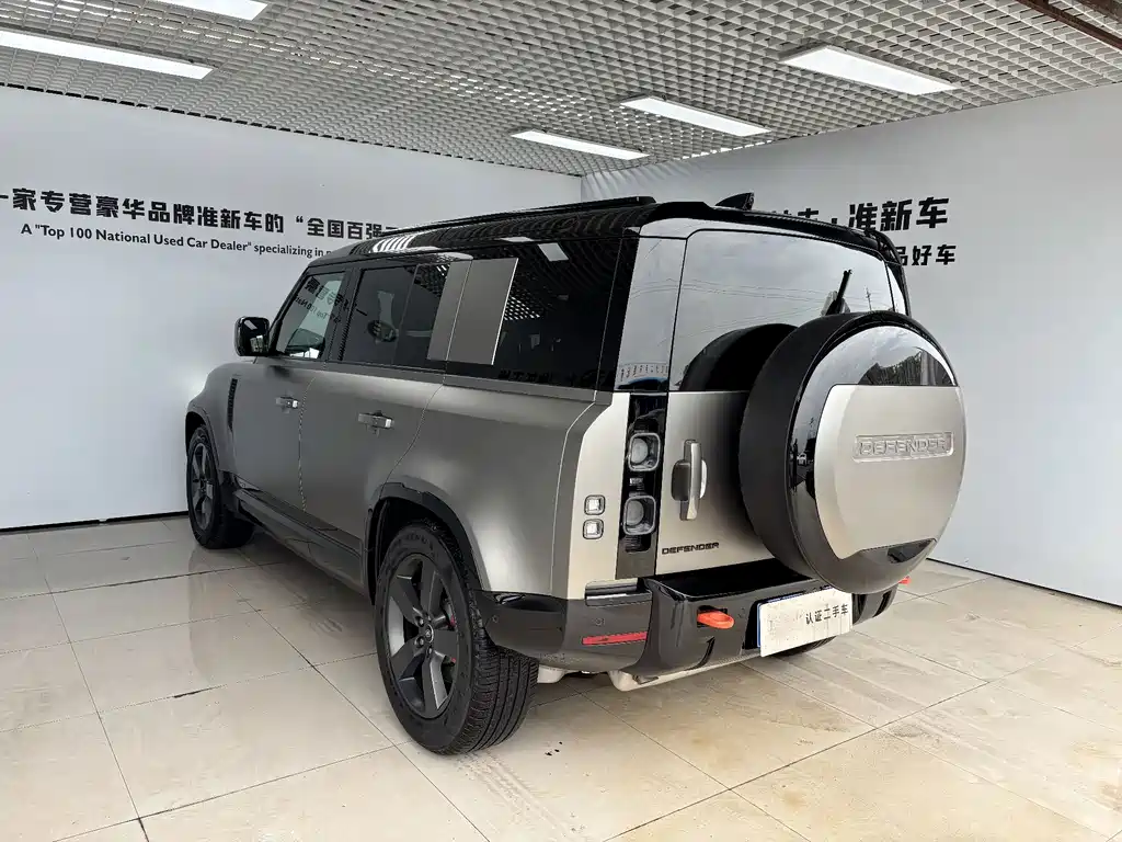 Land Rover Defender — миниатюра 6