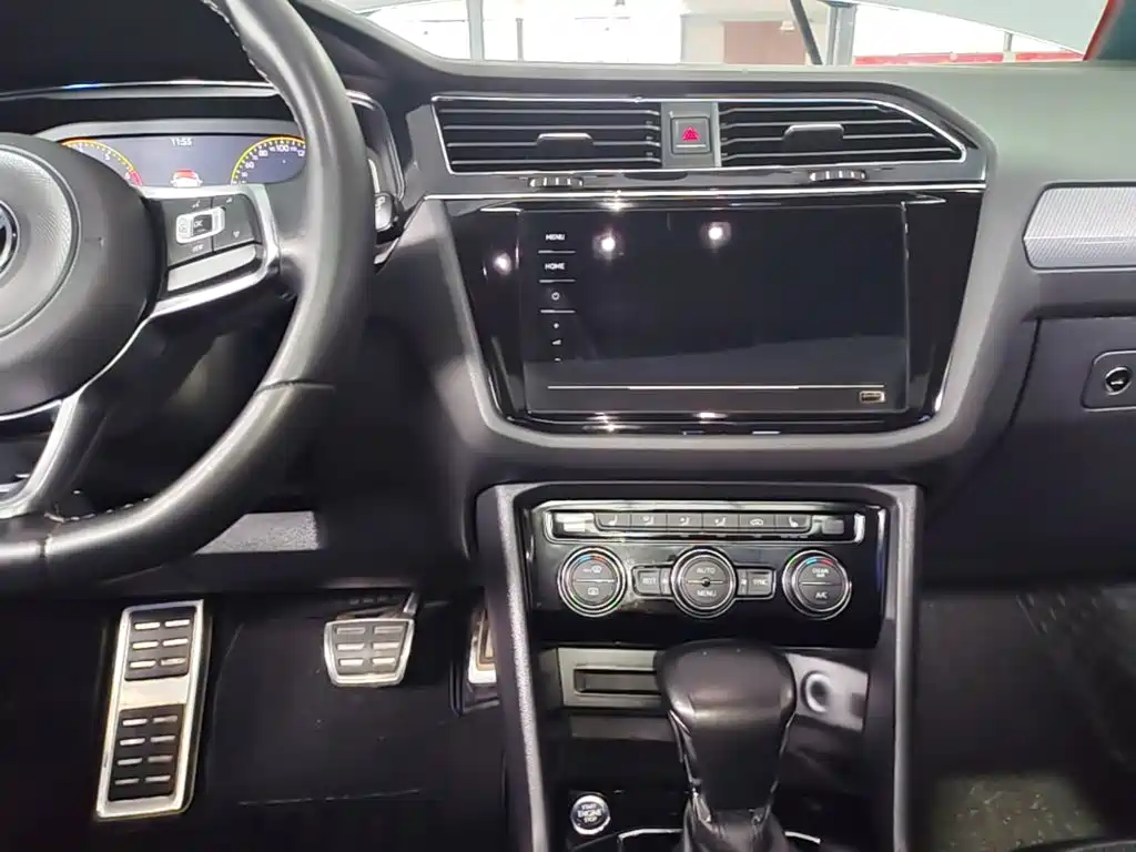 Volkswagen Tiguan L — миниатюра 10