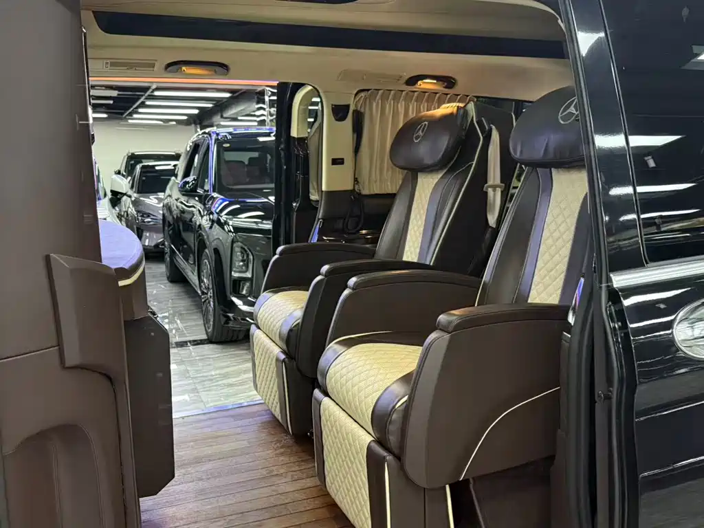 Mercedes-Benz V-Class — миниатюра 8