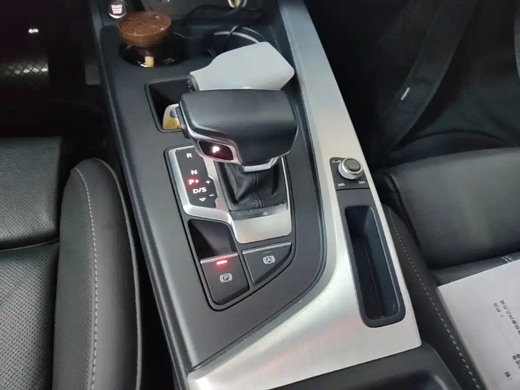 Audi A4L — миниатюра 14