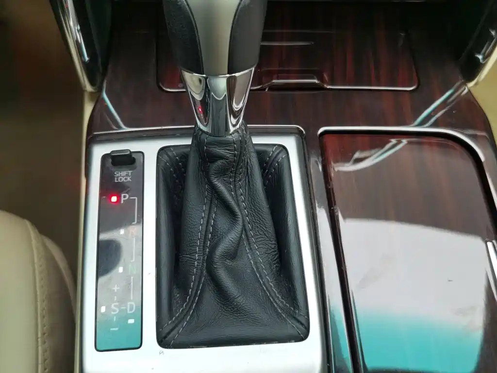 Toyota Reiz — миниатюра 13