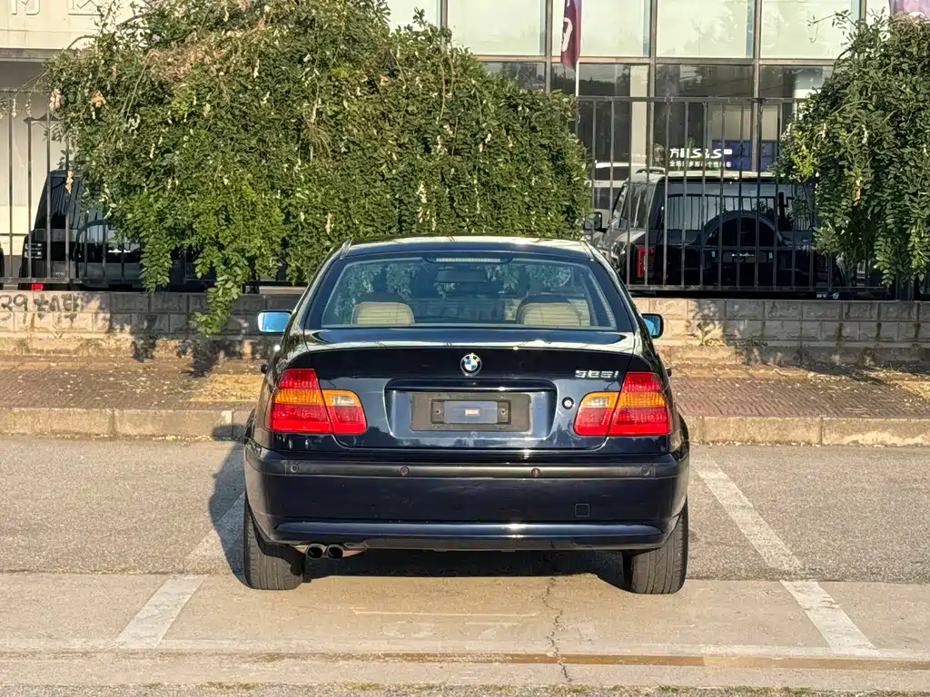 BMW 3 Series — миниатюра 5