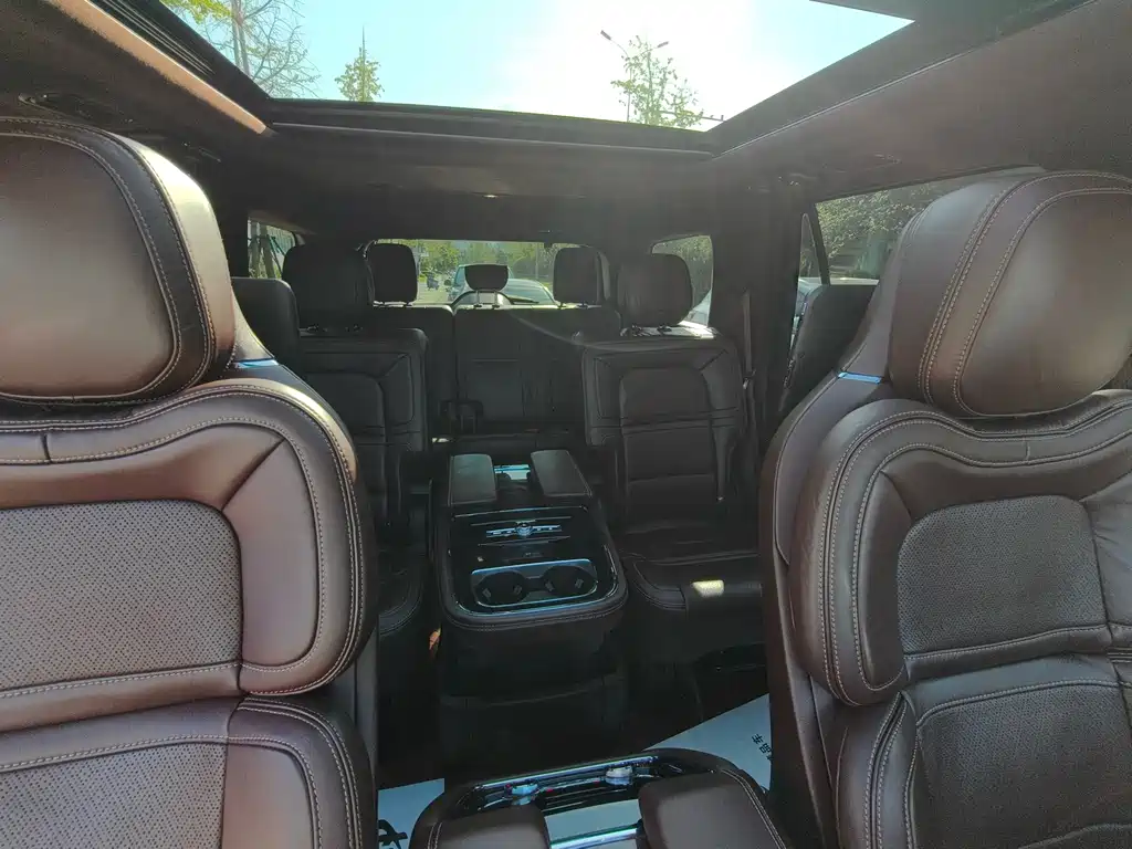 Lincoln Navigator — миниатюра 23