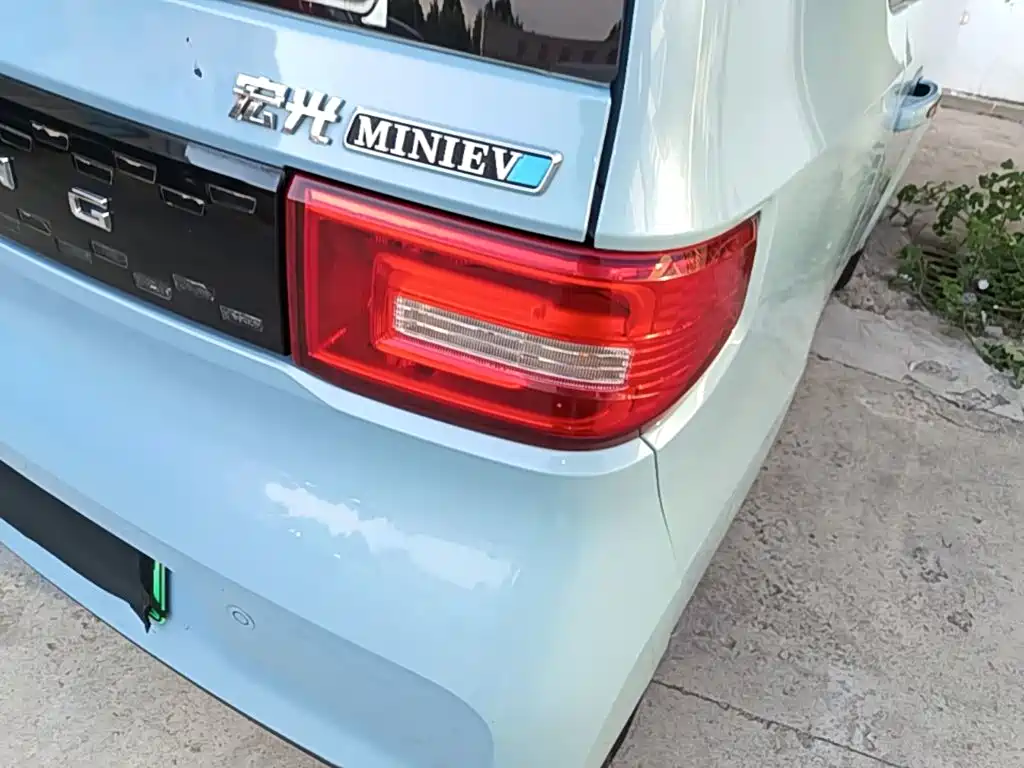 Wuling MINIEV — миниатюра 8