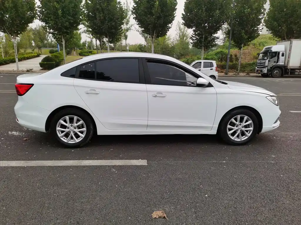 Roewe i5 — миниатюра 19