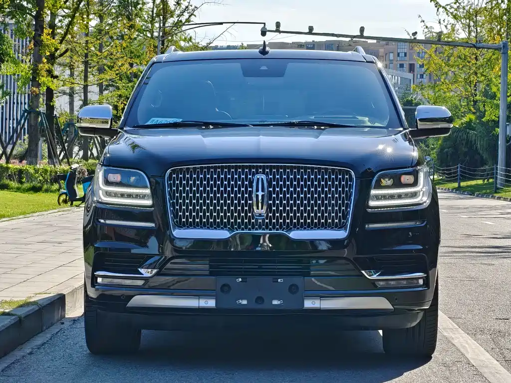 Lincoln Navigator — миниатюра 2