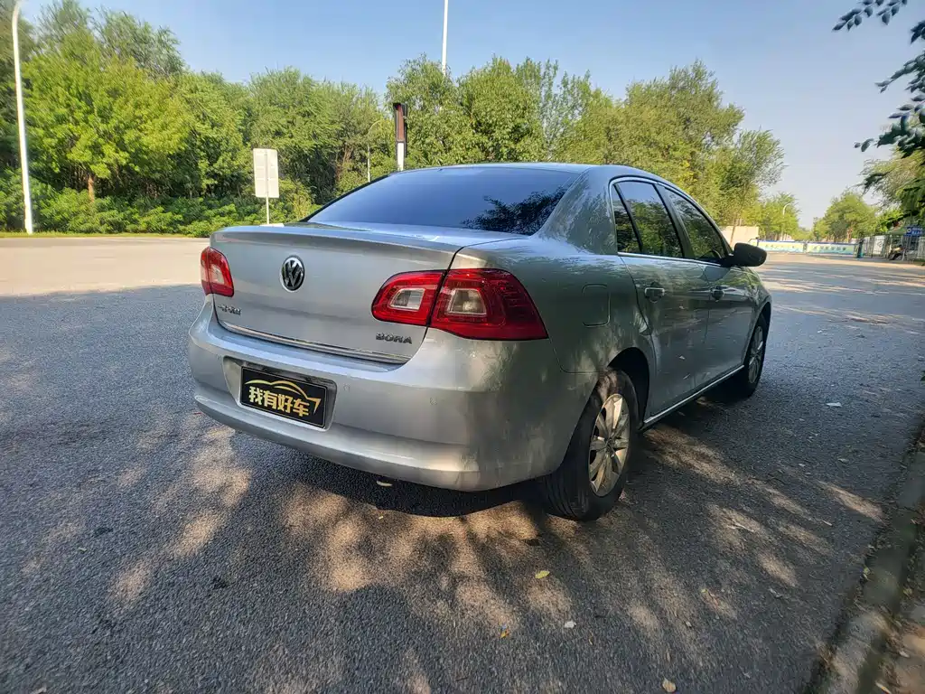 Volkswagen Bora 2012 1.6L AT Comfort
