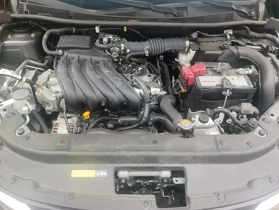 Nissan Sylphy 1.6 л 2025 г. Серебристо-серый, пробег 9300 км