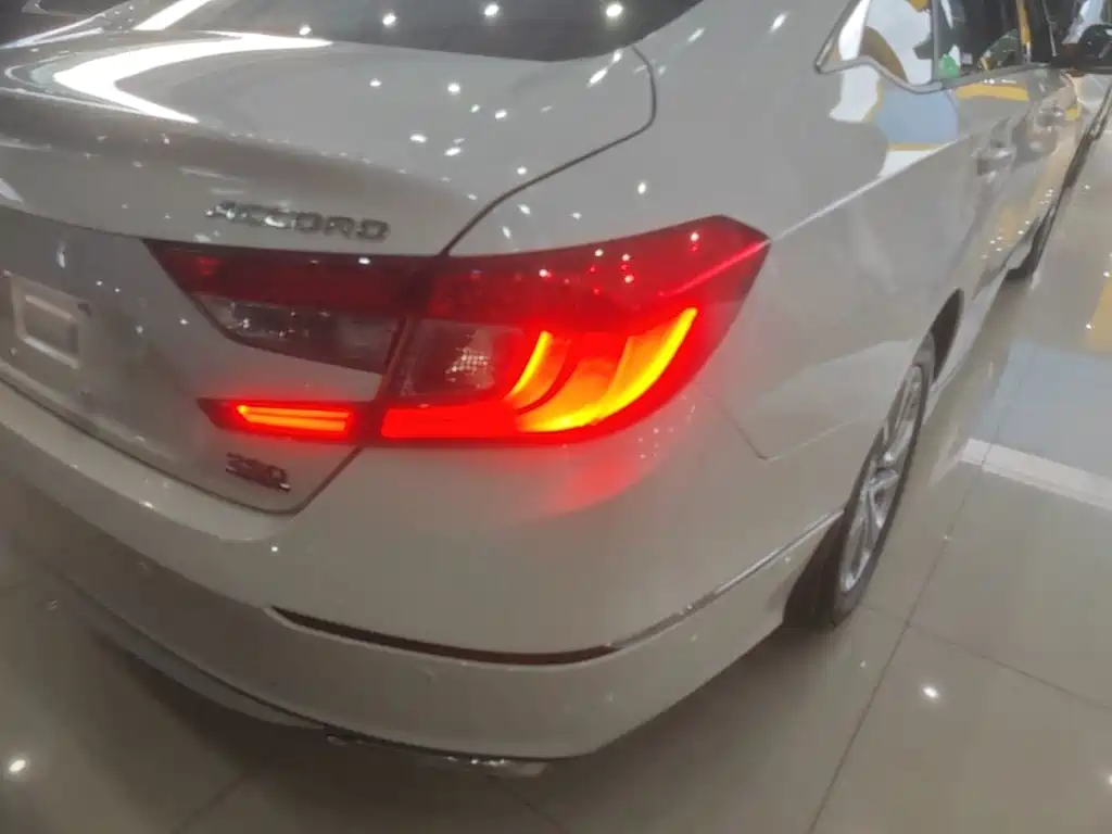 Honda Accord — миниатюра 8