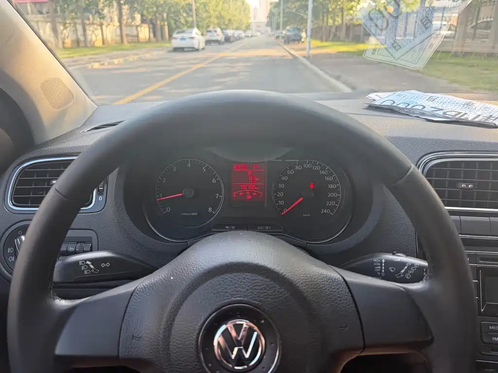 Volkswagen Polo — миниатюра 10
