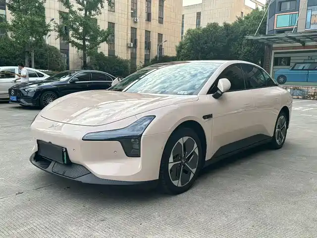 2025 Xpeng Mona M03