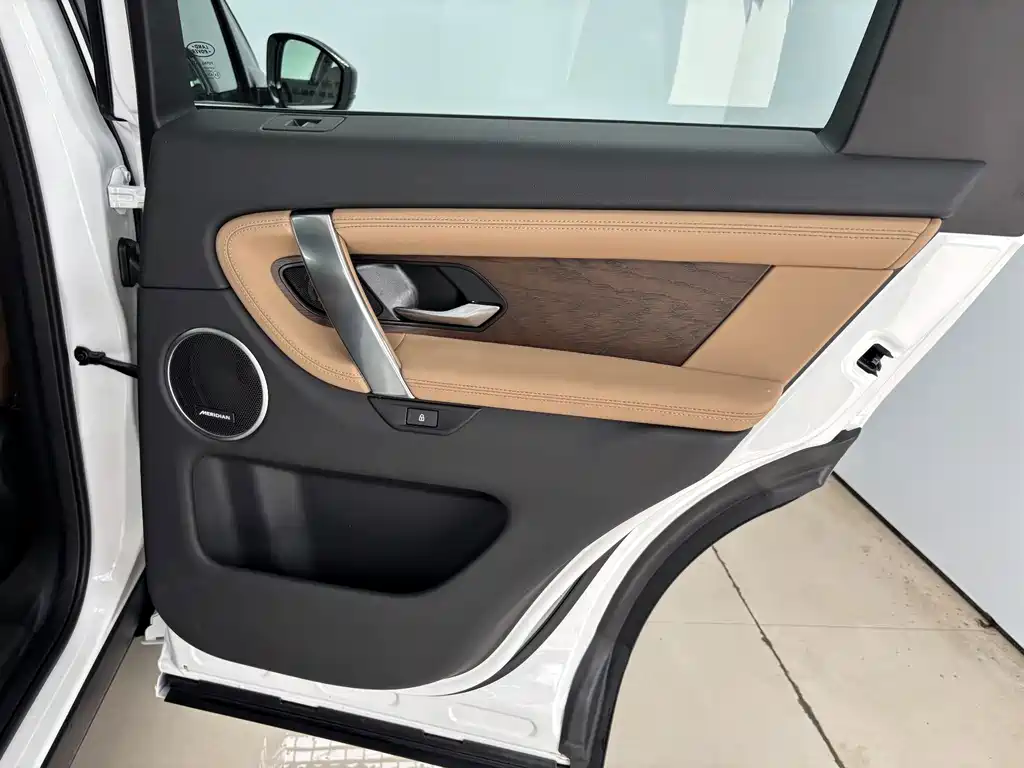 Land Rover Discovery Sport — миниатюра 23