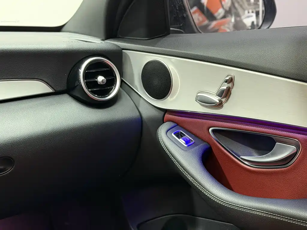 Mercedes-Benz C-Class — миниатюра 14