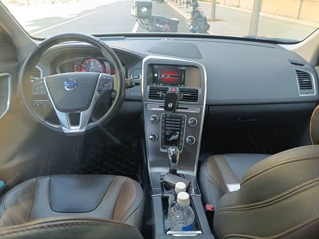 Volvo XC60 — миниатюра 13
