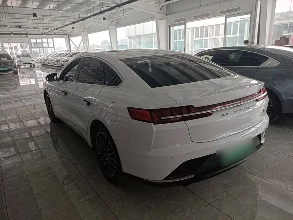 BYD Han — миниатюра 5