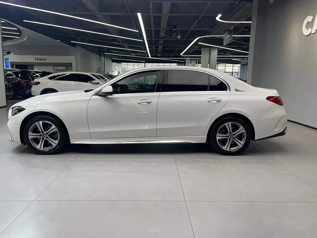 Mercedes-Benz C-Class — миниатюра 8