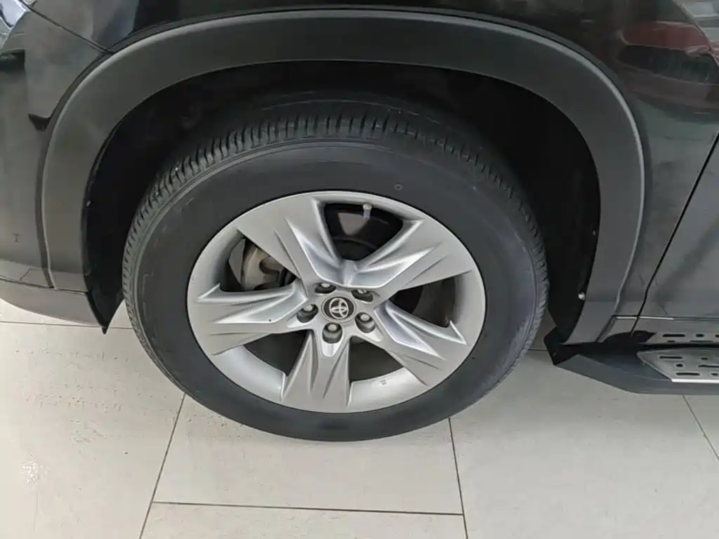 Toyota Highlander — миниатюра 23
