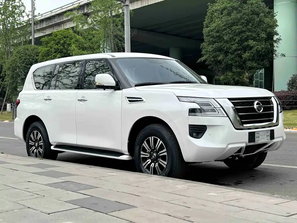 Nissan Patrol — миниатюра 3