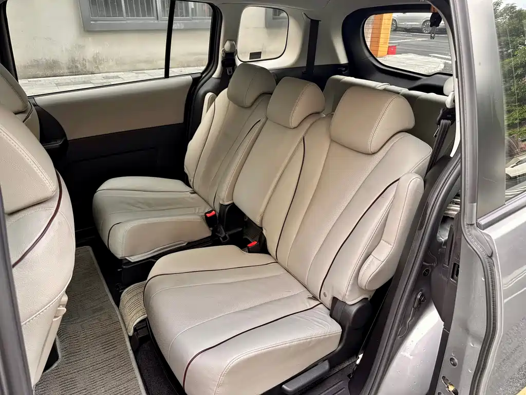 Mazda 5 — миниатюра 13