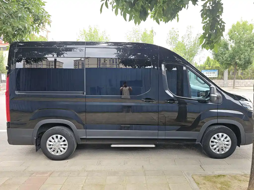 Maxus V90 — миниатюра 8