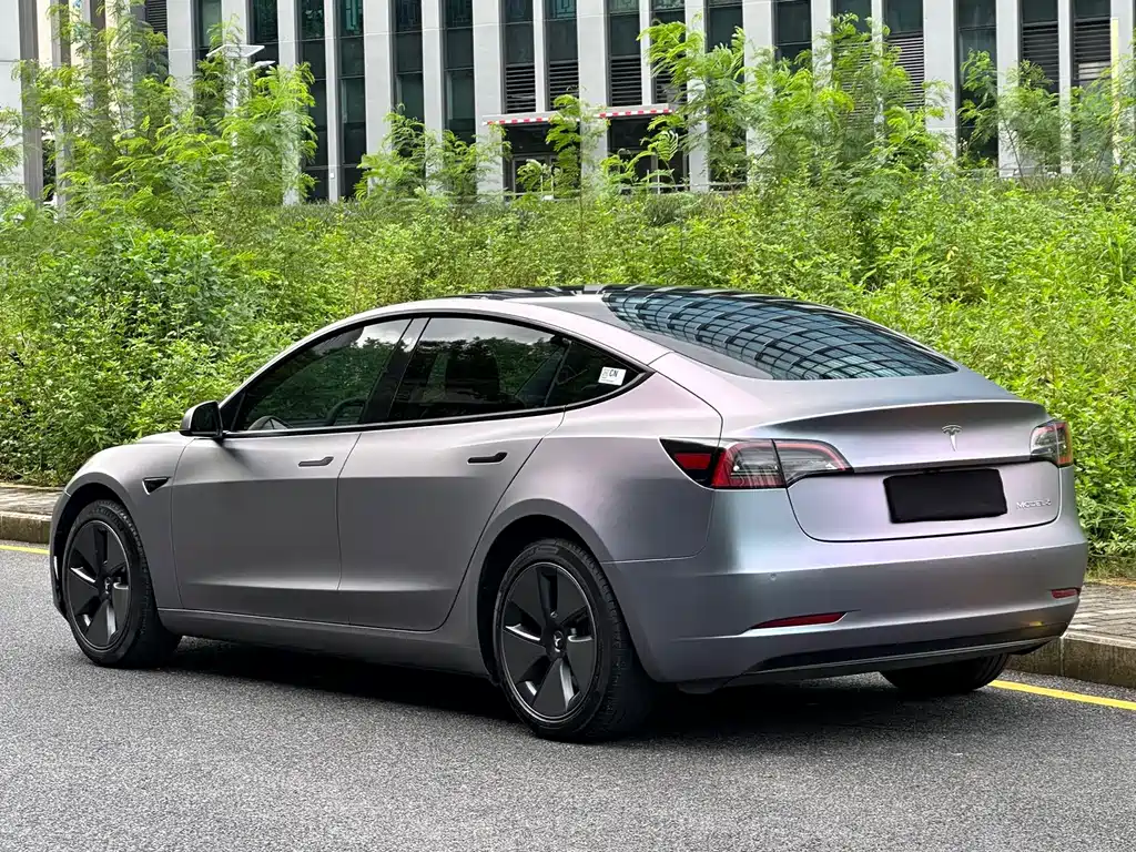Tesla Model 3 — миниатюра 5