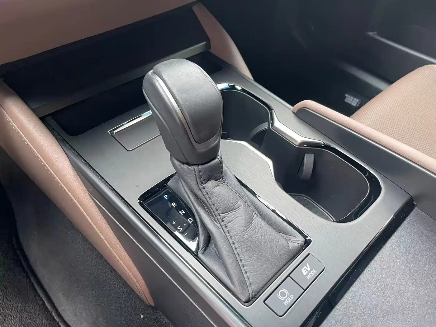 Lexus ES 2025 Silver/gray из Китая