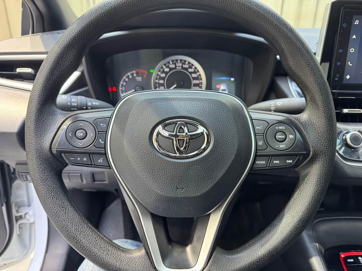 Toyota Levin 1.2 л 2023 г. Белый, пробег 50000 км