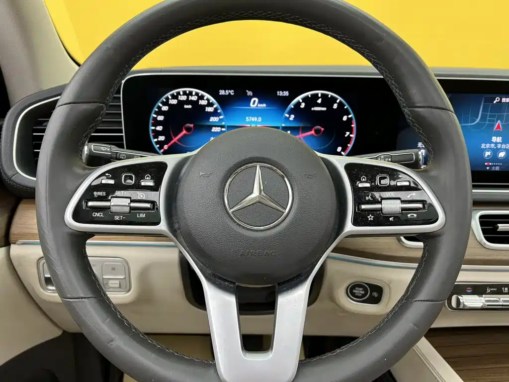 Mercedes-Benz GLE (Import) — миниатюра 15