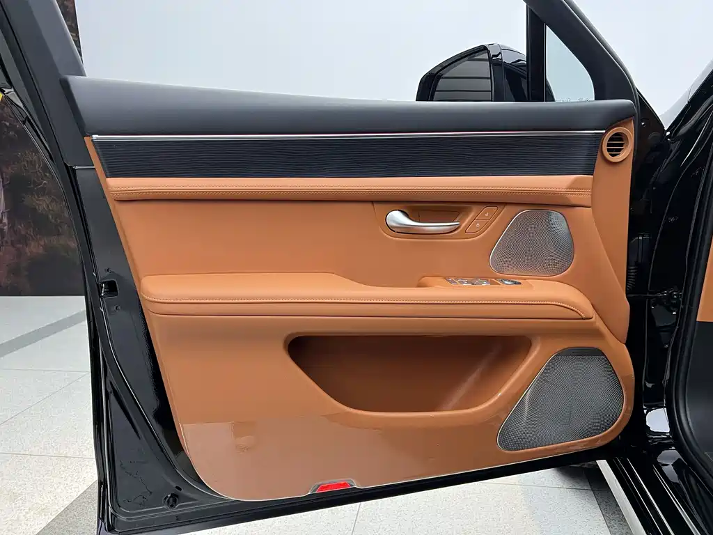 AITO ASK THE WORLD M5