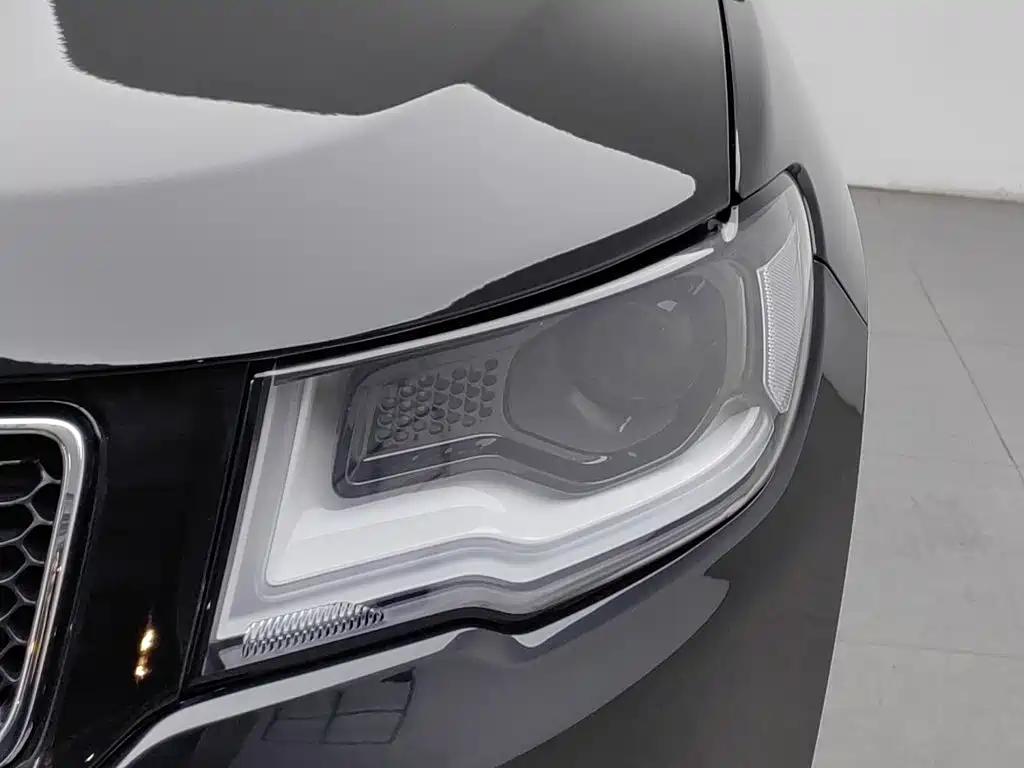 Jeep Compass — миниатюра 7