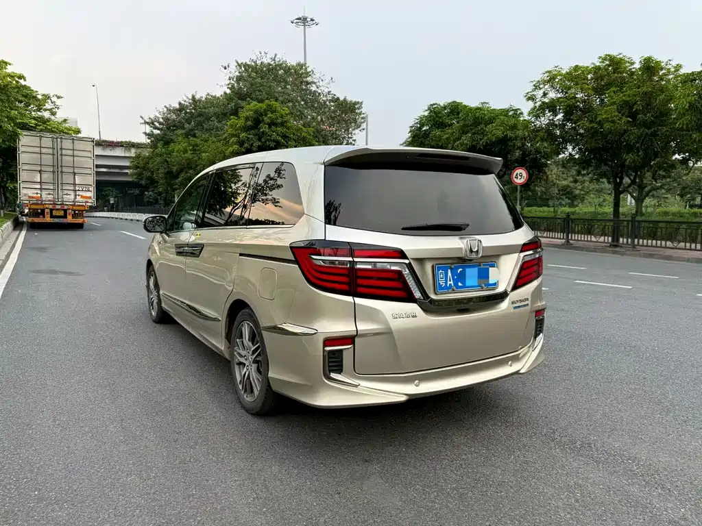 Honda Elysion — миниатюра 4