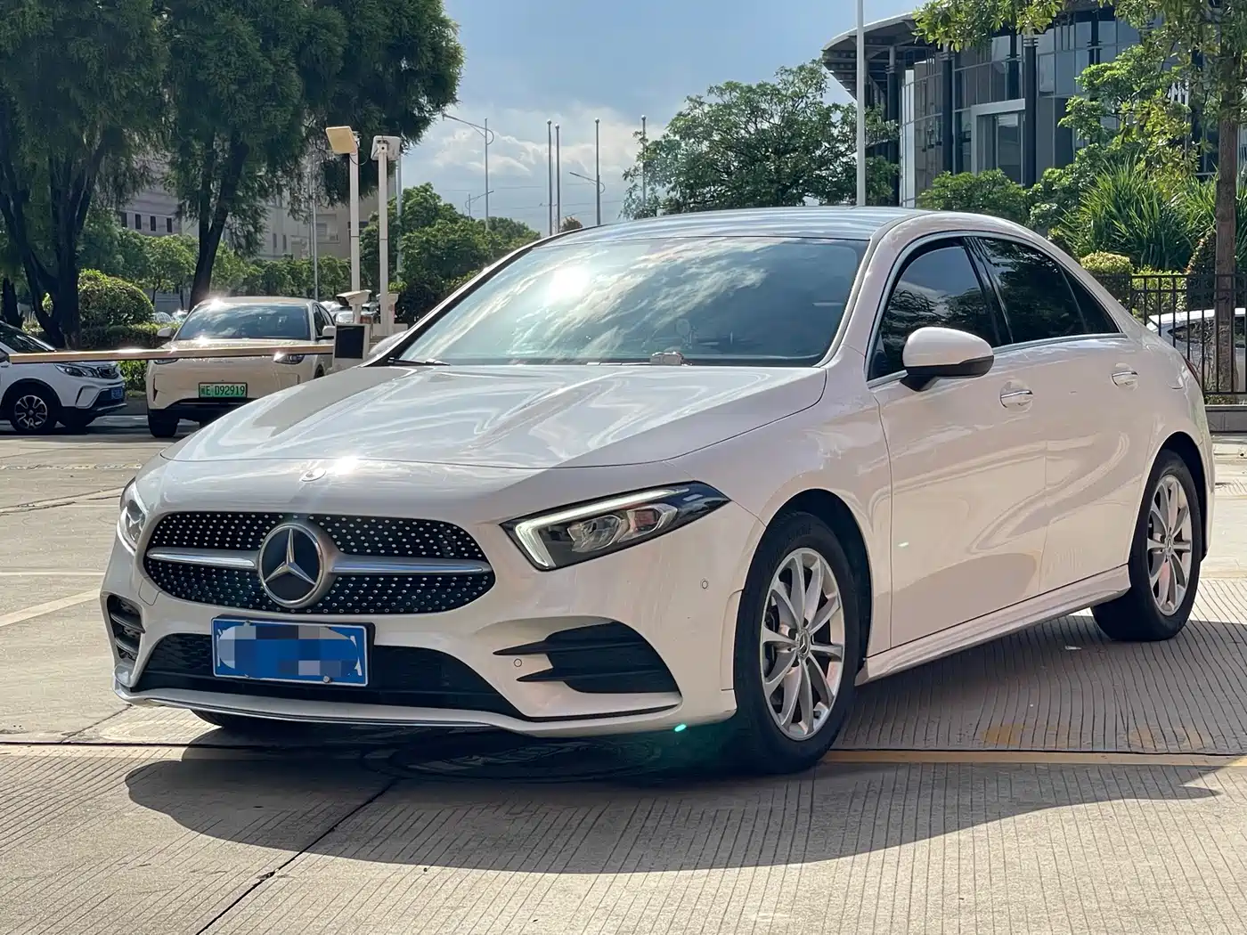 奔驰A级 2022款 A 200 L 运动轿车动感型 2023