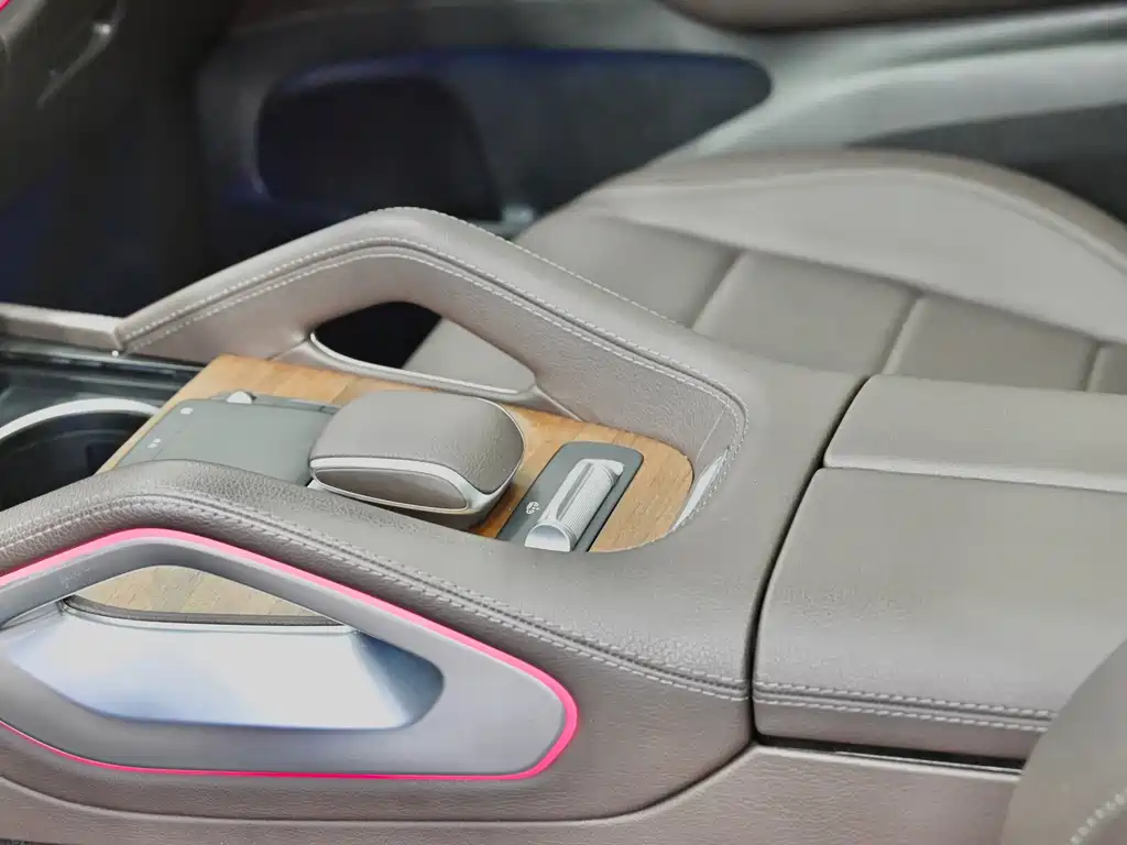Mercedes-Benz GLE New Energy — миниатюра 15