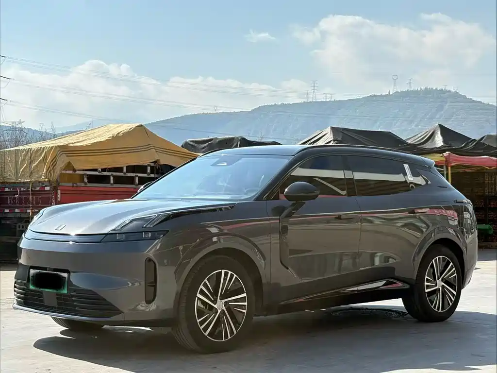 Lynk & Co 08 EM-P