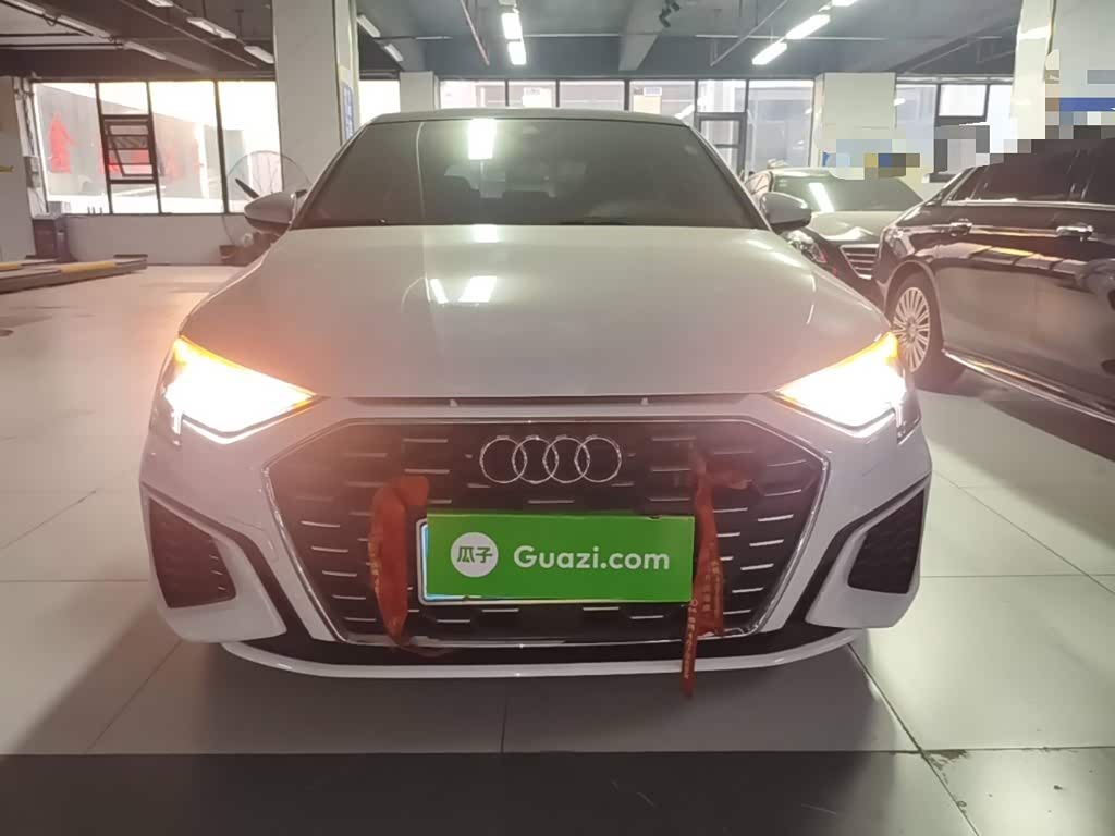 Audi A3 1.4 л 2023 г. Белый, пробег 24100 км