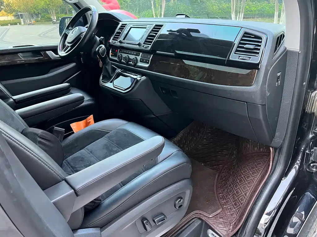 Volkswagen Multivan — миниатюра 11