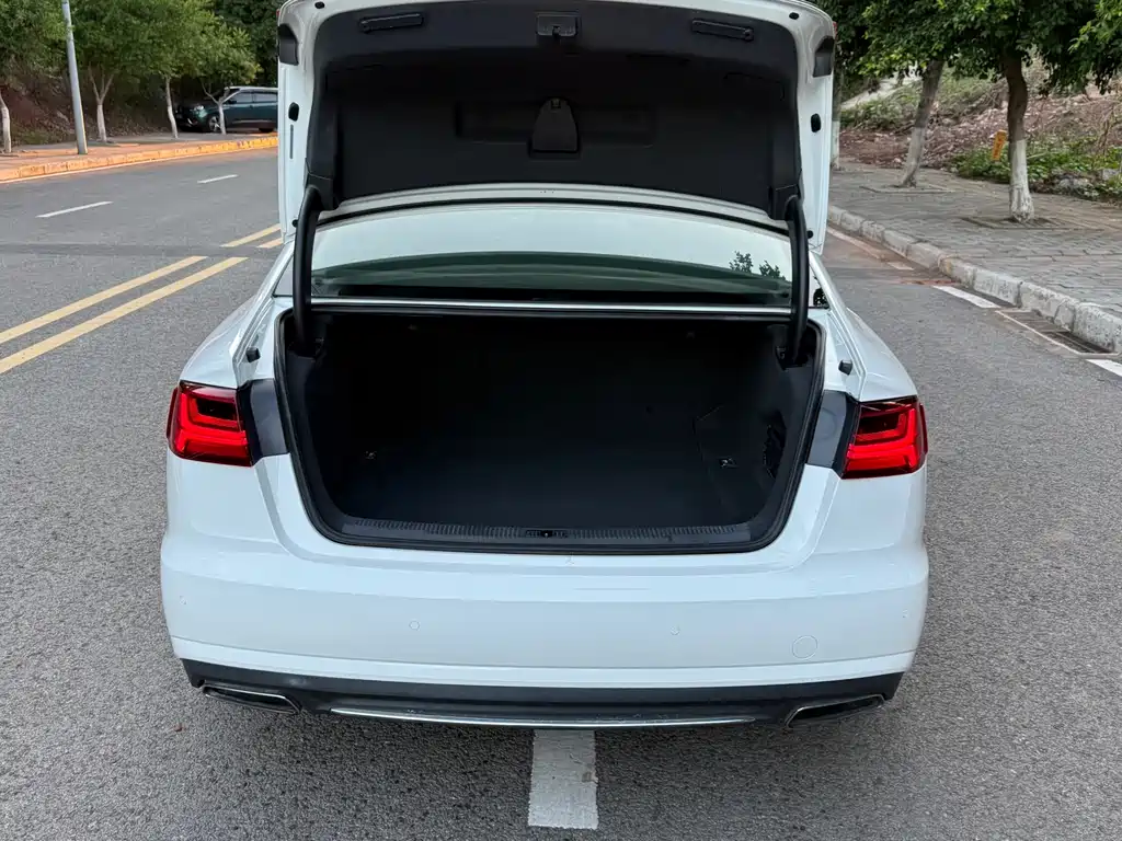 Audi A6L — миниатюра 8