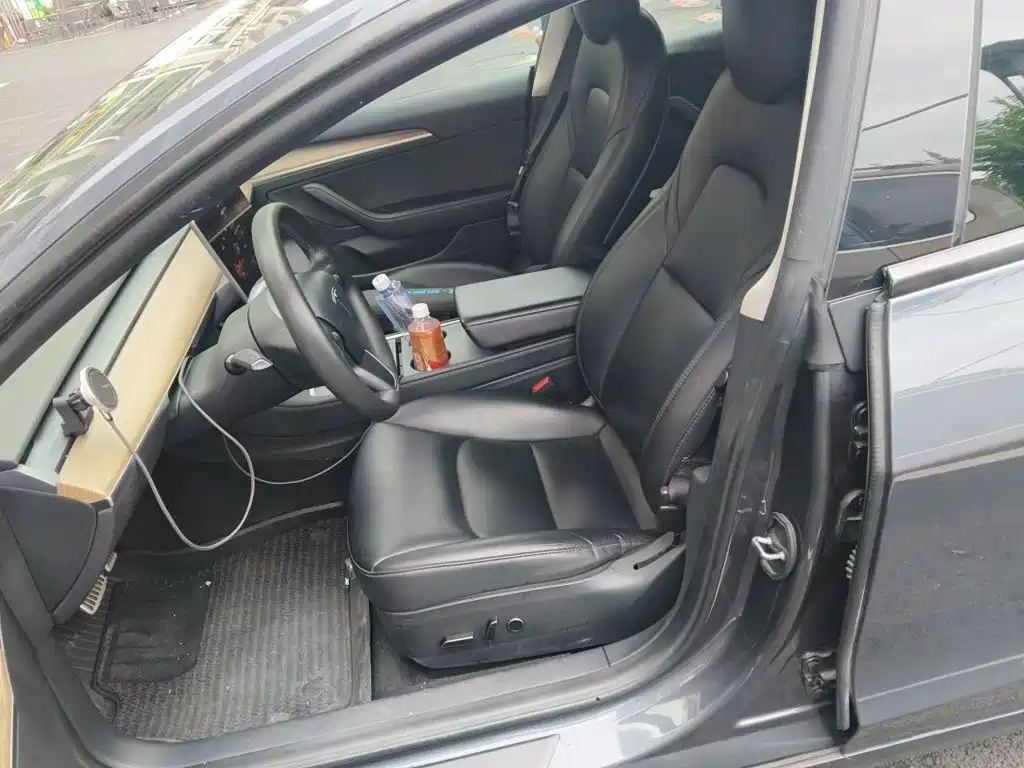 Tesla Model 3 — миниатюра 11