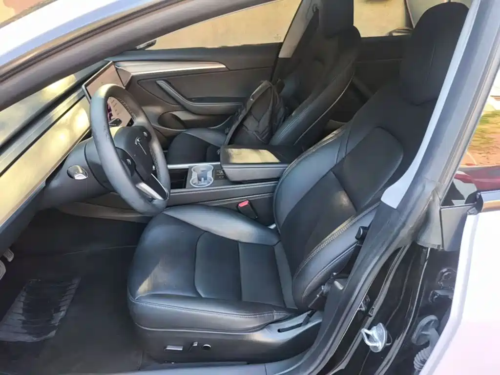 Tesla Model 3 — миниатюра 15