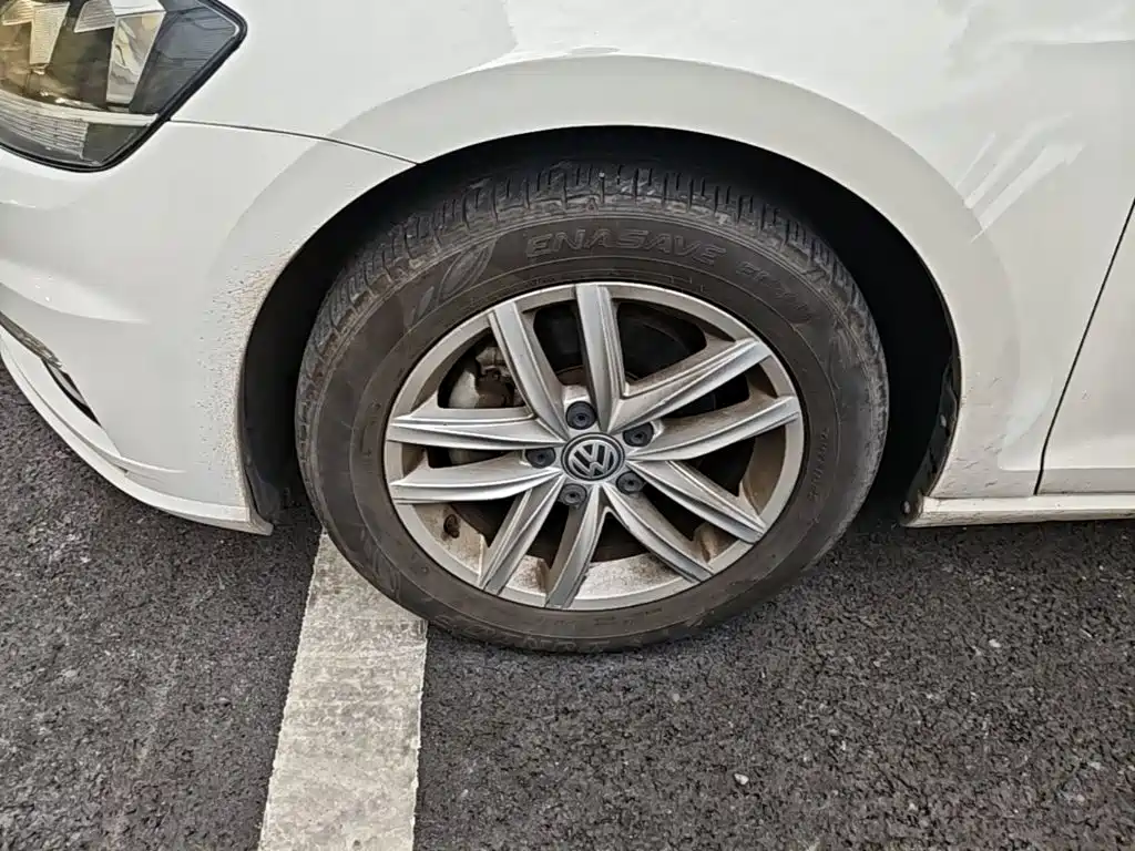 Volkswagen Golf — миниатюра 23