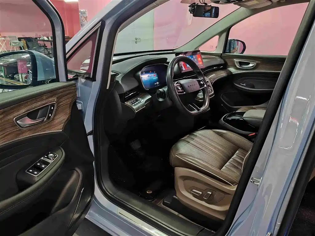 Roewe iMAX8 New Energy — миниатюра 12