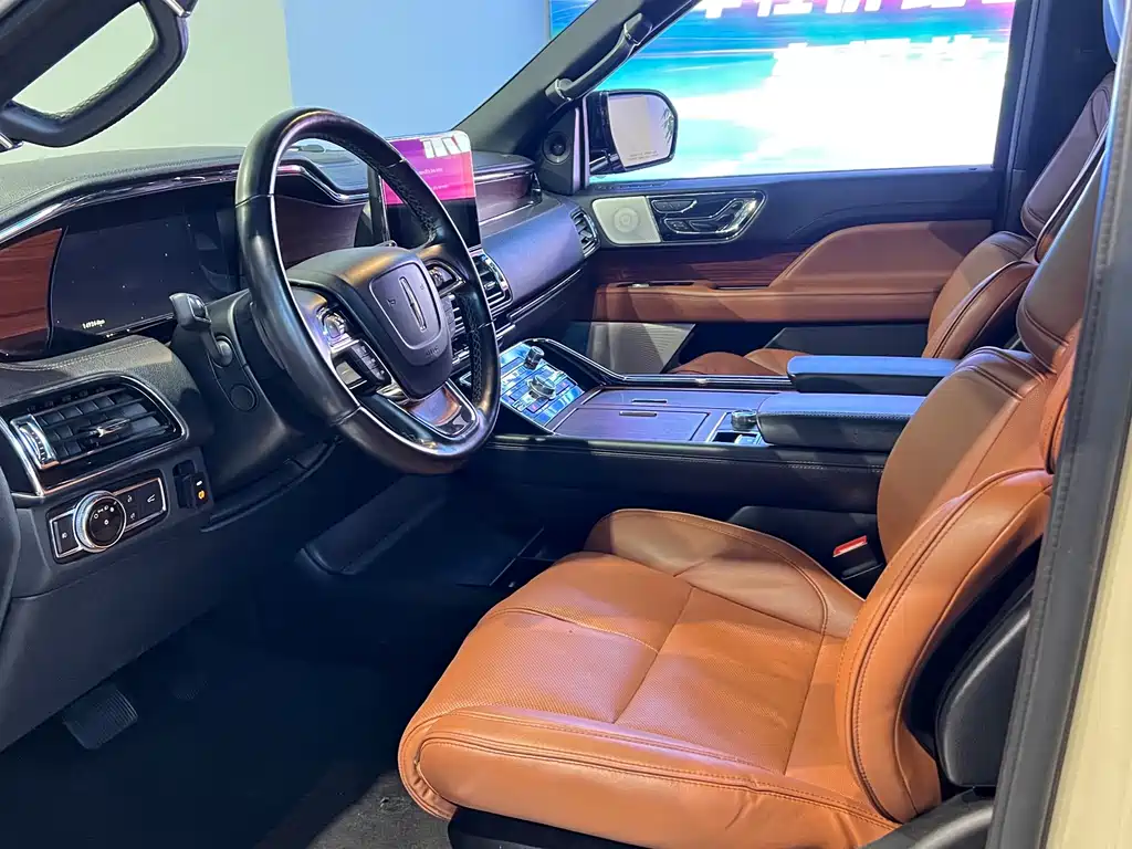Lincoln Navigator — миниатюра 6